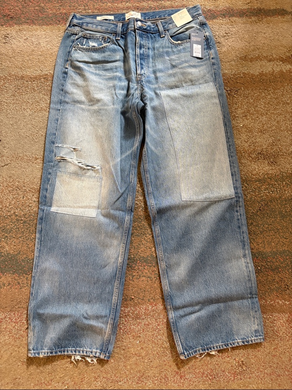 Universal Thread Women's Light Blue Mid Rise 90’s Baggy, Patch Jeans